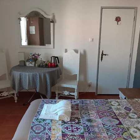 Alojamento de Acomodação e Pequeno-almoço Casa Coloridos Óbidos