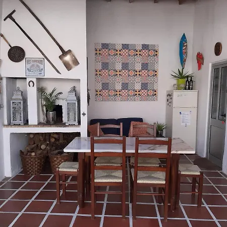 Alojamento de Acomodação e Pequeno-almoço Casa Coloridos 4*